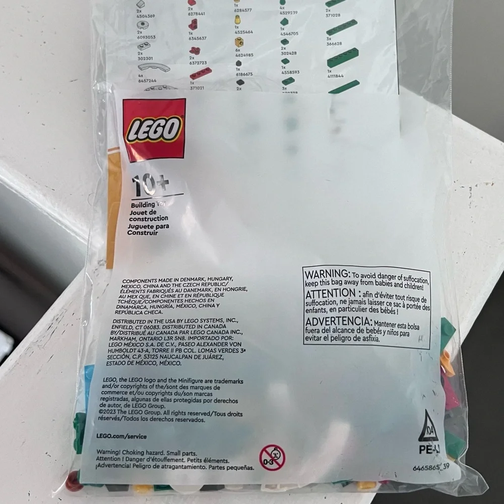 LEGO Limited Edition Christmas Holiday Train Snow Globe/Lego 6547924,90 PCs, NEW